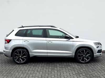 Skoda Karoq Karoq Sportline 2.0 TSI DSG 4x4/PANO/LED/ACC/AHK (2022) - Foto 4