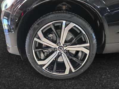 Volvo XC60 B5 AWD Plus Dark / Essence (2025) - Foto 10
