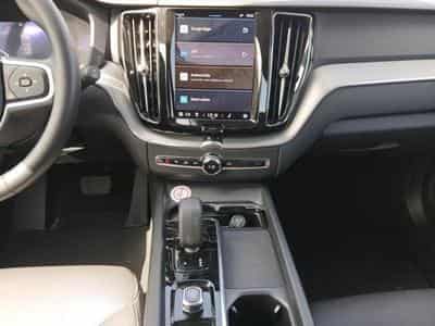 Volvo XC60 B5 Core / Essence (2025) - Foto 11