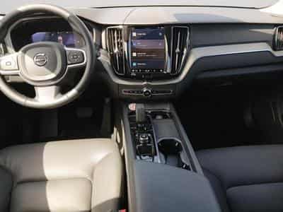 Volvo XC60 B5 Core / Essence (2025) - Foto 3