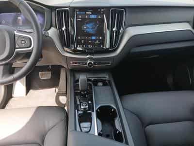 Volvo XC60 B5 Core / Essence (2025) - Foto 11