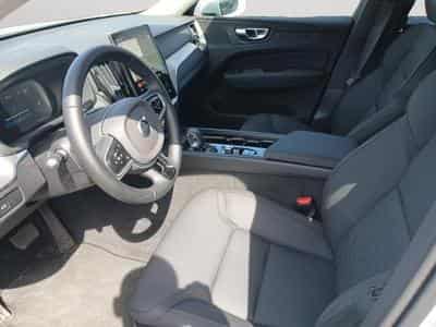 Volvo XC60 B5 Core FACELIFT / Essence (2025) - Foto 10