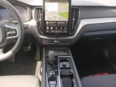 Volvo XC60 B5 Core FACELIFT / Essence (2025) - Foto 11