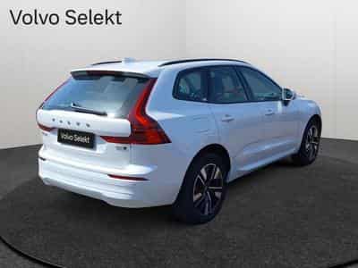 Volvo XC60 B5 Core FACELIFT / Essence (2025) - Foto 2