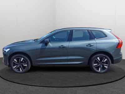 Volvo XC60 B5 Core FACELIFT / Essence (2025) - Foto 2