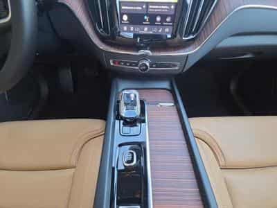 Volvo XC60 B5 AWD Ultra Dark / Essence (2025) - Foto 11