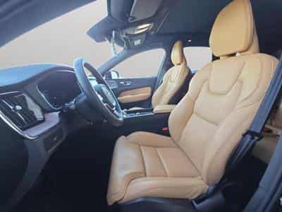 Volvo XC60 B5 AWD Ultra Dark / Essence (2025) - Foto 9