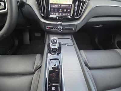 Volvo XC60 B5 AWD Ultra Dark / Essence (2025) - Foto 11