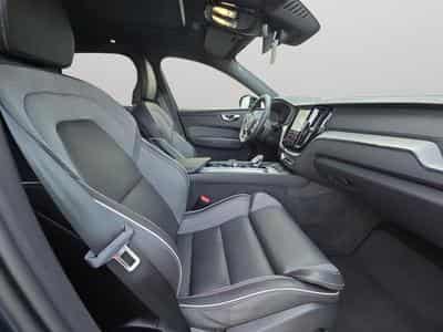 Volvo XC60 B5 AWD Ultra Dark / Essence (2025) - Foto 15