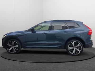 Volvo XC60 B5 AWD Ultra Dark / Essence (2025) - Foto 2