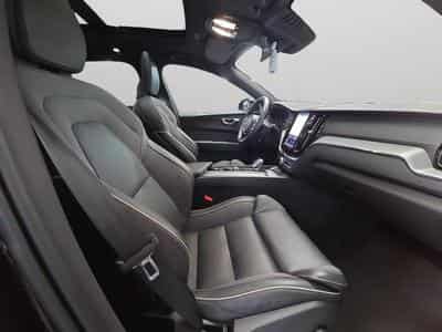 Volvo XC60 B5 AWD Ultra Dark / Essence (2025) - Foto 15