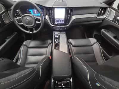Volvo XC60 B5 AWD Ultra Dark / Essence (2025) - Foto 3