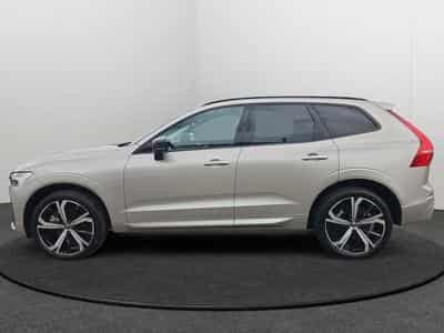 Volvo XC60 B4 Plus Dark / Essence (2024) - Foto 2