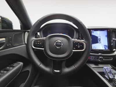 Volvo XC60 B5 AWD Plus Dark / Essence (2025) - Foto 12