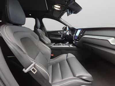 Volvo XC60 B5 AWD Plus Dark / Essence (2025) - Foto 15