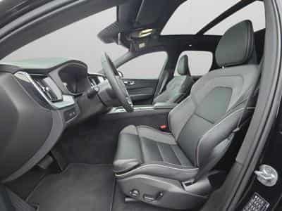 Volvo XC60 T6 Plus Dark / Hybride (2025) - Foto 9