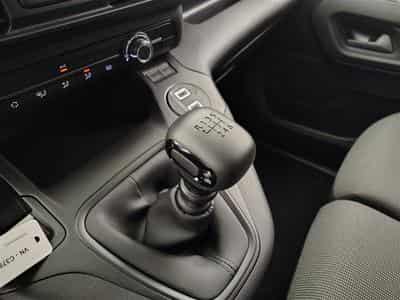 Citroen Berlingo 1.5 BlueHDi 100cv M 3pl. CARPLAY / CAMERA (2026) - Foto 12