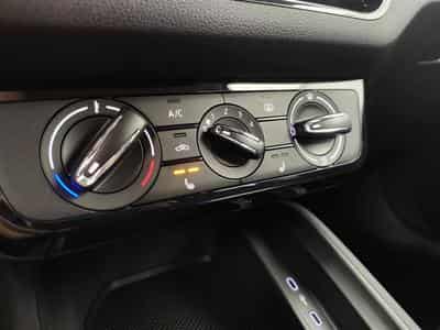 Skoda Scala 1.0 TSI 95cv Clever CARPLAY / FULL LED / PDC AR (2026) - Foto 12