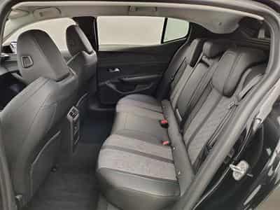 Peugeot 408 1.2 Hybrid 136cv e-DCS6 Allure NAVI / FULL LED / CAMERA 360 (2024) - Foto 12