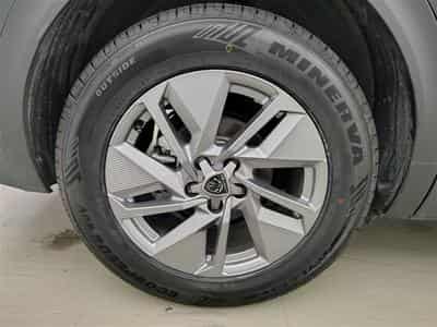 Peugeot 408 1.2 Hybrid 136cv e-DCS6 Allure NAVI / FULL LED / CAMERA 360 (2024) - Foto 6