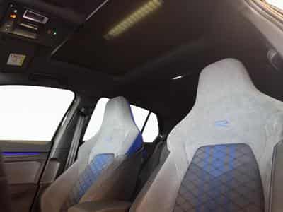 VW Golf PERFORMANCE (2024) - Foto 15