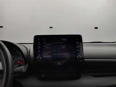 Toyota Yaris 1.5i VVT-i Hybrid E-CVT CARPLAY / CLIM (2025) - Foto 11