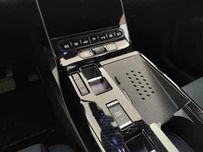 Citroen C5 Aircross 1.2 Hybrid 145cv E-DCS6 Plus NAVI / FULL LED / CAMERA / JA19 (2026) - Foto 13