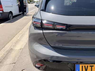 Peugeot 308 1.2 Hybride 145 ALLURE e-DCS6 (2025) - Foto 11