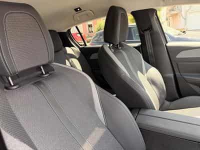 Peugeot 308 1.2 Hybride 145 ALLURE e-DCS6 (2025) - Foto 14