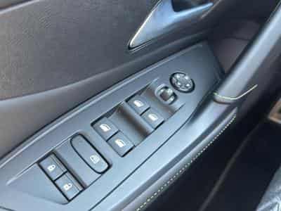 Peugeot 308 1.2 HYBRID 145 GT E-DCS6 (2025) - Foto 10