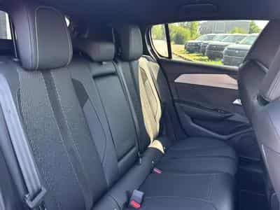 Peugeot 308 1.2 HYBRID 145 GT E-DCS6 (2025) - Foto 13