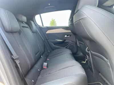 Peugeot 308 1.2 HYBRID 145 GT E-DCS6 (2025) - Foto 13