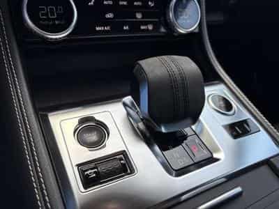 Jaguar F-Pace F-Pace P400 AWD R-Dynamic S (2024) - Photo 11