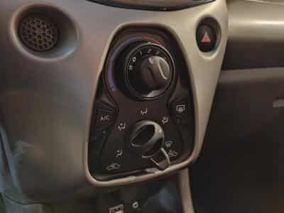 Toyota Aygo 1.0 VVT-i CLIMATISATION BLUETOOTH CAMERA (2018) - Foto 14