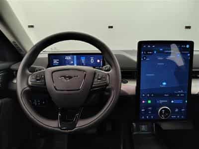 Ford Mustang Mach-E 76 kWh Technologie Pack CUIR/NAVI/FULL LED (2024) - Foto 9