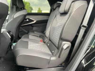 Peugeot 5008 HYBRID 145 ALLURE E-DCS6 (2025) - Foto 12