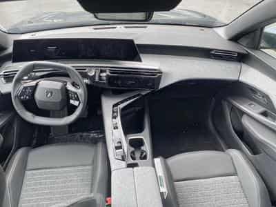 Peugeot 5008 HYBRID 145 ALLURE E-DCS6 (2025) - Foto 9
