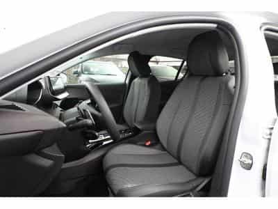 Peugeot 208 1.2 PureTech 101 Allure (2025) - Foto 8