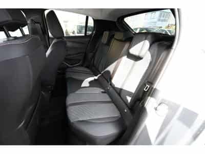 Peugeot 208 1.2 Hybrid e-DSC6 110 Allure (2025) - Foto 10