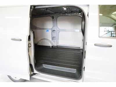 VW T7 Fourgon Court (2025) - Foto 8