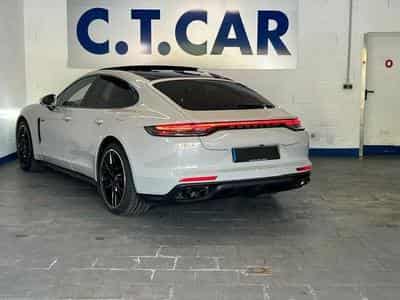 Porsche Panamera 4 E-Hybrid Platinum Edition (2022) - Foto 3