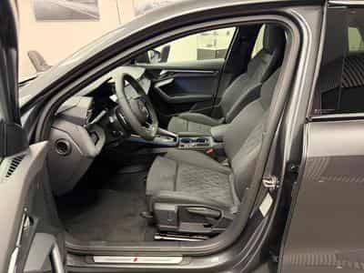 Audi S3 Sportback TFSI 333 CH / 245 kW S tronic quattro (2026) - Photo 3