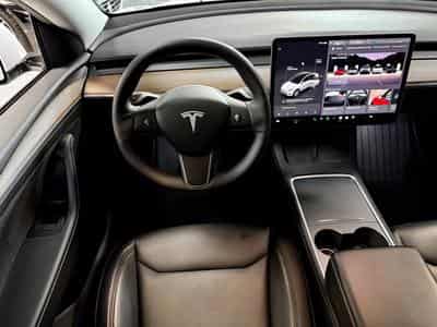 Tesla Model Y RWD (2023) - Foto 11
