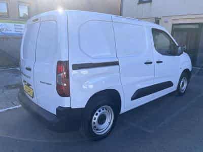 Peugeot Partner 1.5 BlueHdi 100cv Clim - PDC AR - Car Play - !!! NEUF !!! (2026) - Foto 8