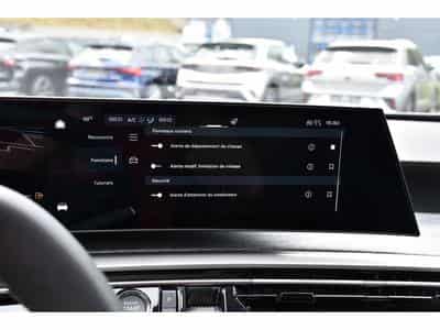 Peugeot 5008 Hybrid 145 Allure e-DCS6 ACC CAM360 JA19 NEUF (2026) - Foto 14