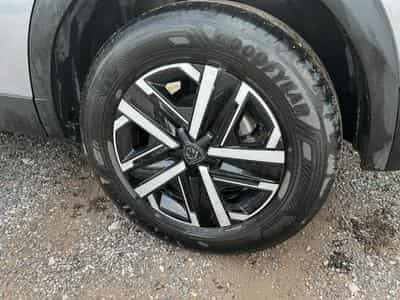 Peugeot 2008 1.2 HYBRID 145 STYLE E-DCS6 (2025) - Foto 9