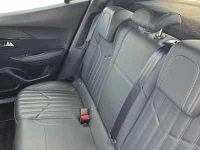 PEUGEOT 2008 e-2008 136ch GT (2022) - Foto 3