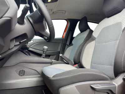 Renault Clio 1.0 TCe Evolution (2025) - Foto 6