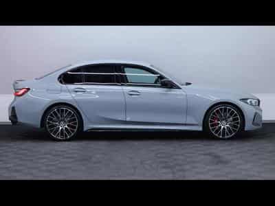 BMW 320 d xDrive M SPORT PRO Steptronic (2023) - Foto 4
