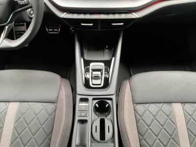 Skoda Octavia RS+DSG+LM19+P.Simply&Clever+LED+NAVI (2025) - Foto 12